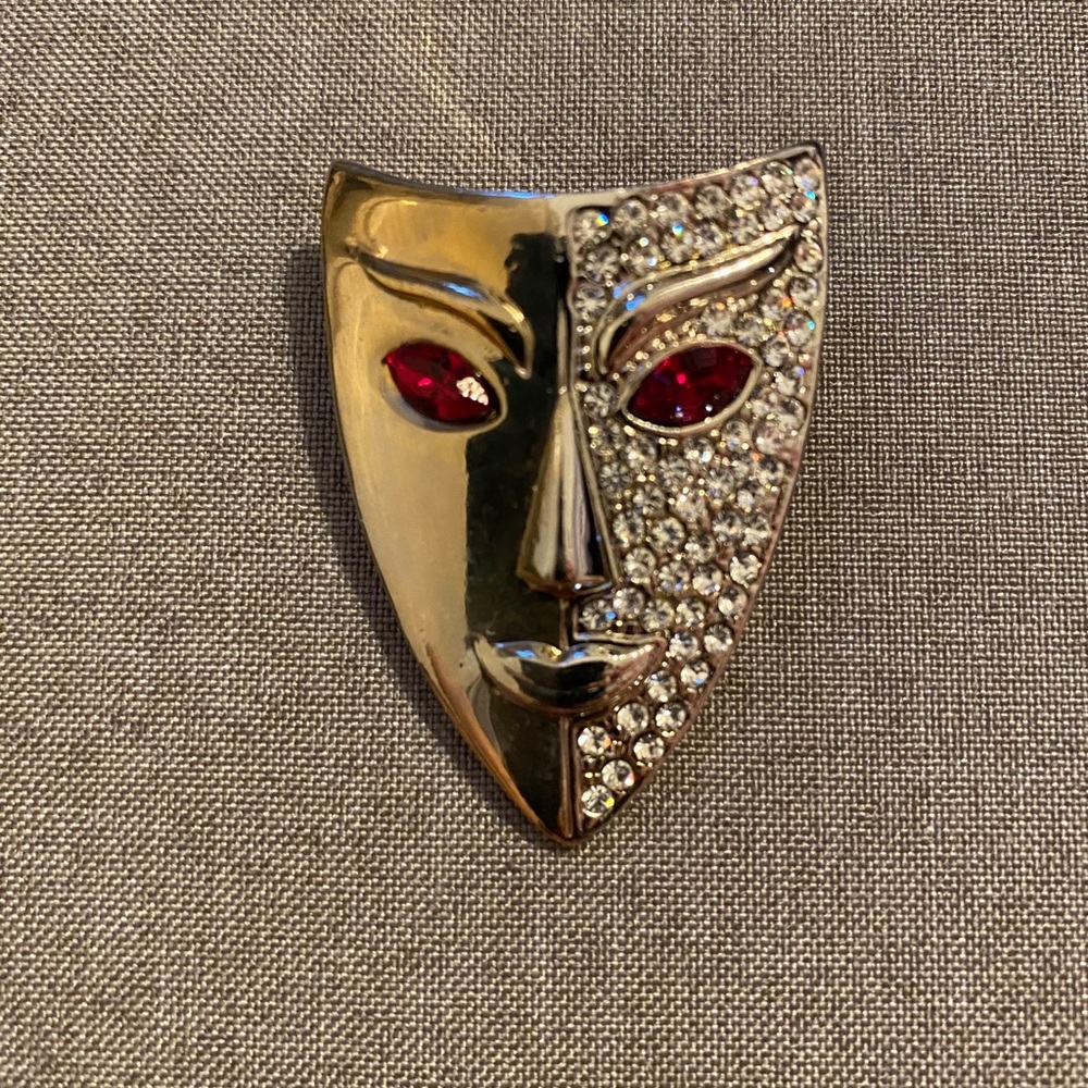 Vintage pin, theater mask